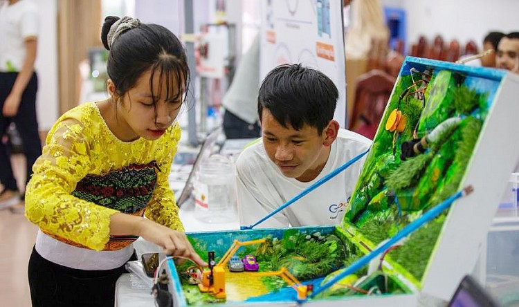 Trẻ em Việt Nam được học lập trình theo chương trình do Google tổ chức