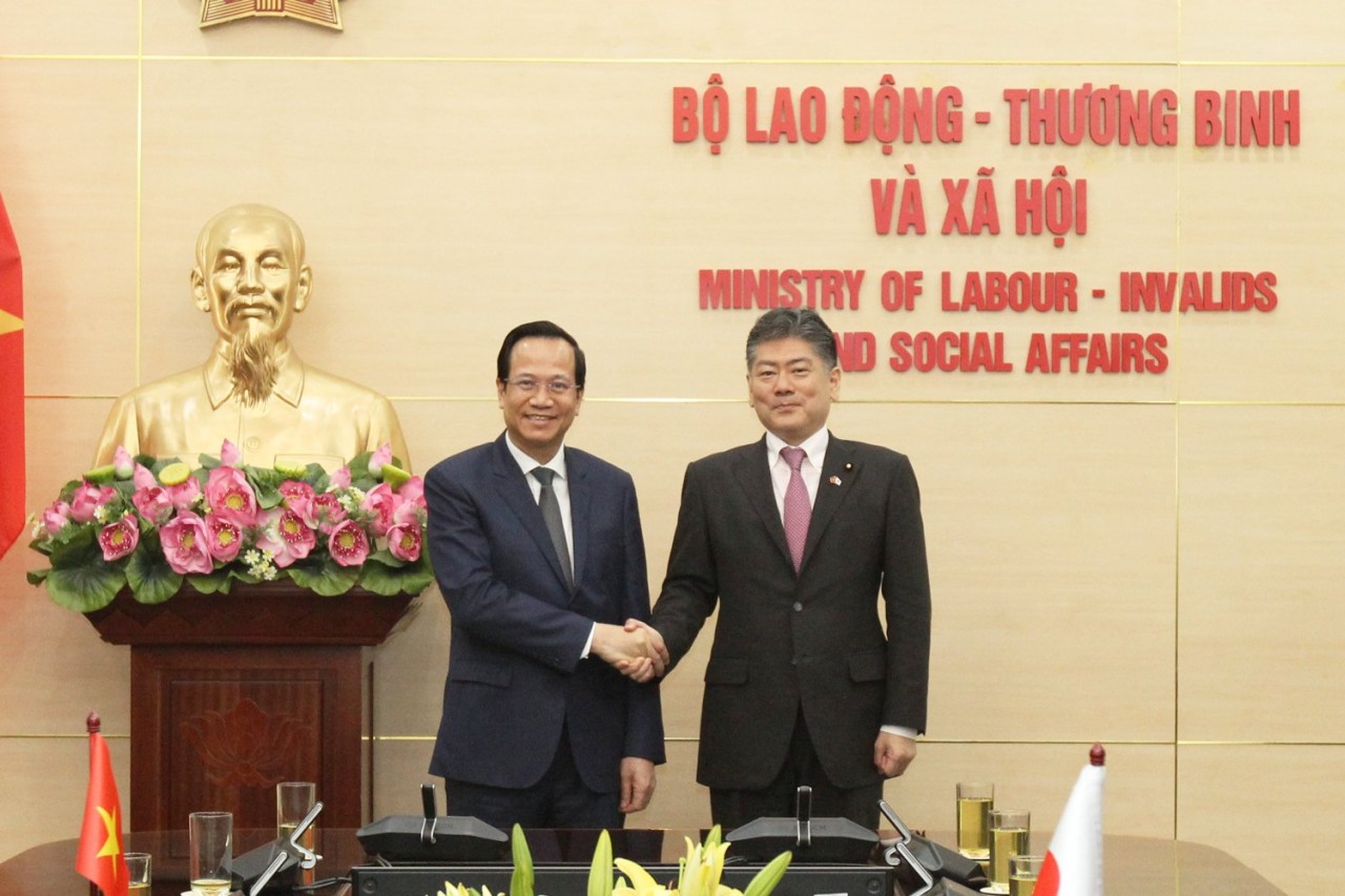 Hai bên cùng chia sẻ và khẳng định mối quan hệ Việt Nam - Nhật Bản được hình thành từ lâu đời, chặt chẽ và đa dạng, trong đó có hợp tác về nguồn nhân lực. 