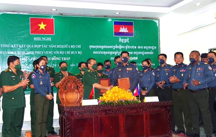 Đồng Tháp và Pray Veng (Campuchia) ký kết hợp tác bảo vệ an ninh, trật tự trên biên giới
