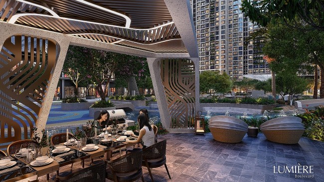 Công nghệ xử lý nước không dùng hoá chất ở hồ bơi phi thuyền LUMIÈRE Boulevard