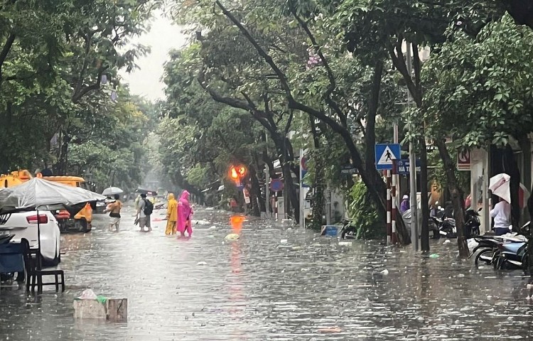 Hà Nội mưa lớn từ đêm nay. Ảnh: Vietnam+