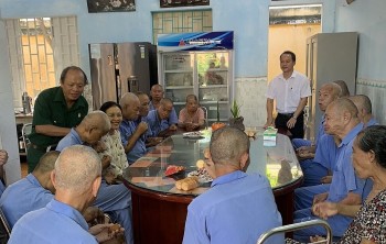 Chủ tịch VUFO Nguyễn Phương Nga thăm tặng quà thương, bệnh binh tại Bà Rịa - Vũng Tàu