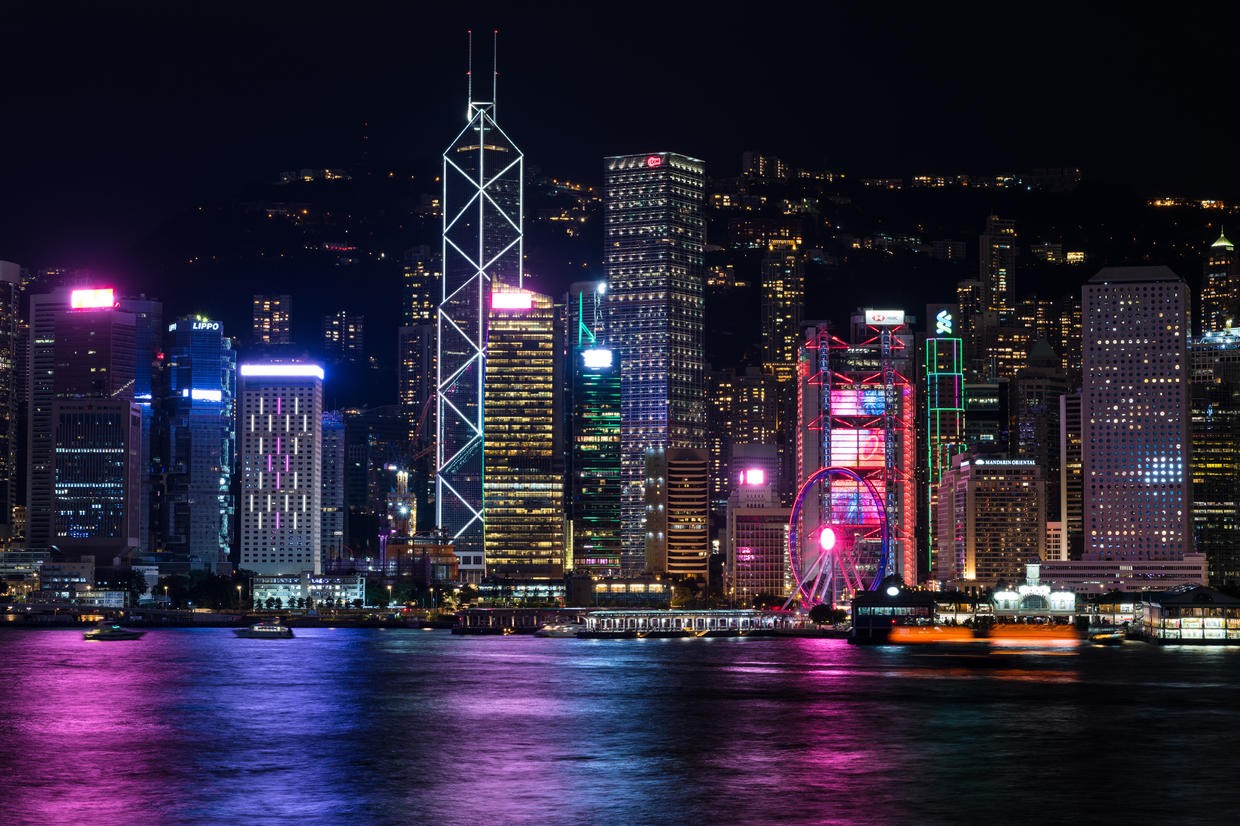 Hồng Kông về đêm. Ảnh: MARC FERNANDES/NURPHOTO VIA GETTY IMAGES