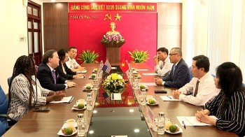 Tỉnh Phú Yên cam kết tạo mọi điều kiện thuận lợi nhất cho nhà đầu tư Hoa Kỳ Tỉnh Phú Yên cam kết tạo mọi điều kiện thuận lợi nhất cho nhà đầu tư Hoa Kỳ