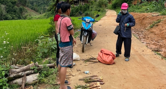 Thay màu con đường tới bản Pú Sung