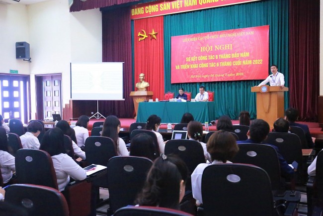 Củng cố đơn vị đoàn kết, vững mạnh, đào tạo, bồi dưỡng cán bộ kế cận