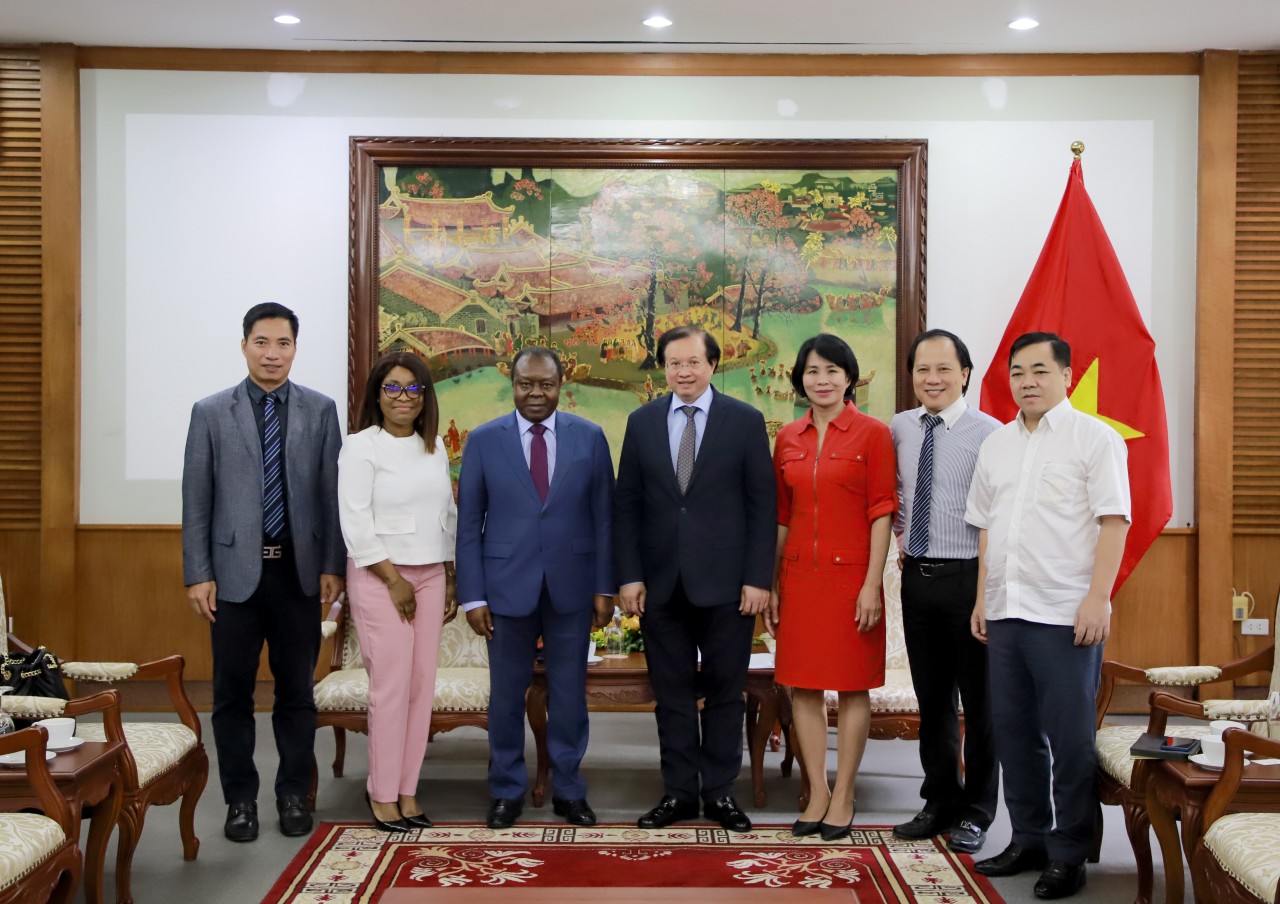 Tăng cường hợp tác văn hóa, du lịch, giao lưu giữa nhân dân hai nước Việt Nam và Angola