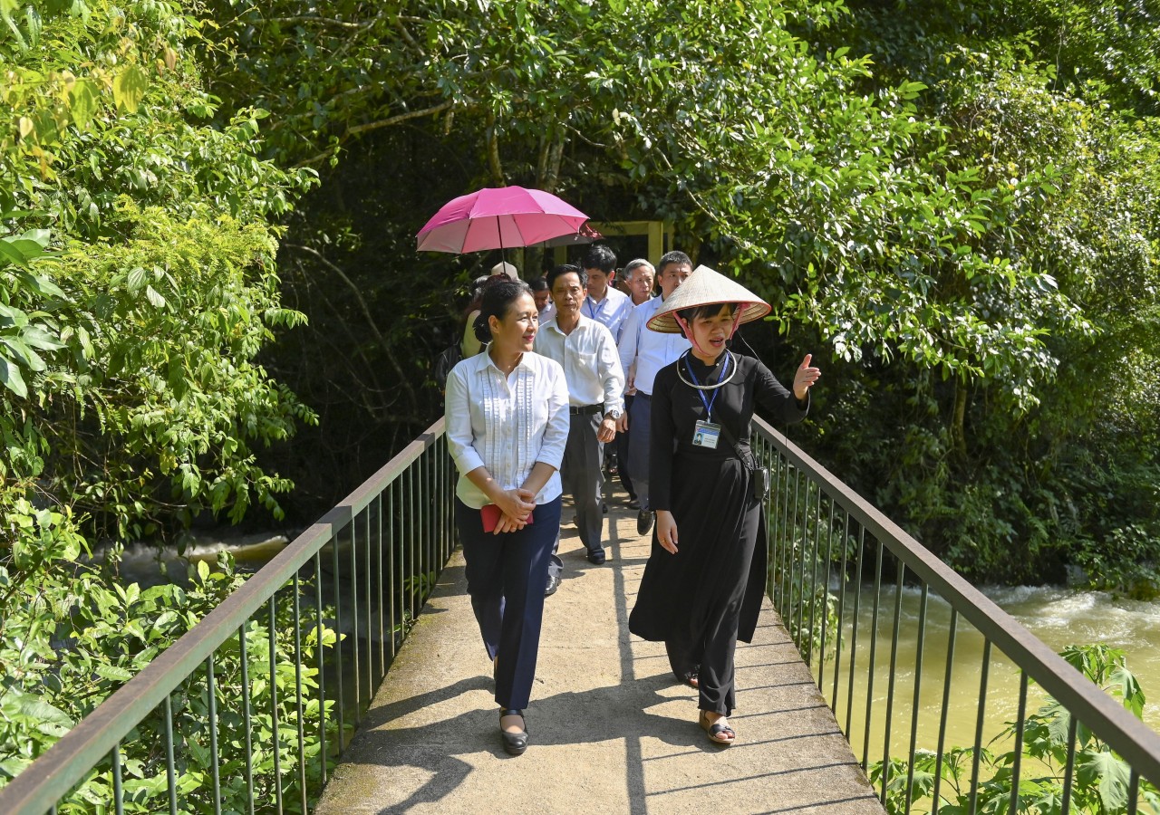 Nhiều cơ hội phát triển hợp tác kinh tế, du lịch ở Cao Bằng