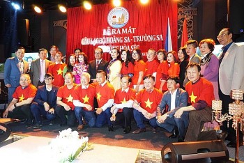 toa dam voi cong dong nguoi viet nam tai sec ve chinh sach phap luat quoc tich