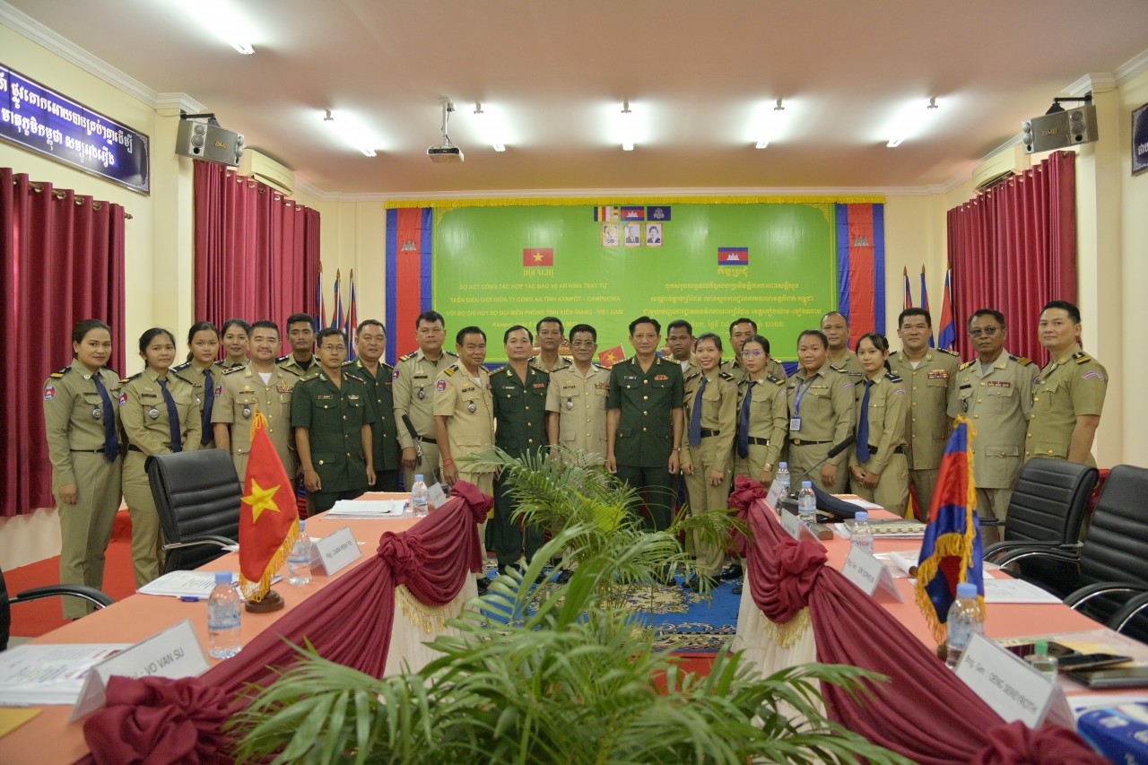 Kiên Giang: Sơ kết phối hợp bảo vệ an ninh biên giới với Ty Công an tỉnh Kampốt (Campuchia)