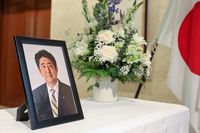 Ông Abe, 67 tuổi, là Thủ tướng nắm quyền trong thời gian dài nhất ở Nhật Bản (Ảnh: VGP/Nhật Bắc).