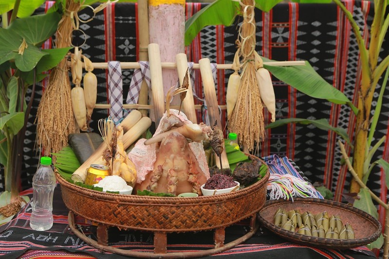 Bánh “tình yêu” của đồng bào Tà Ôi Bánh “tình yêu” của đồng bào Tà Ôi