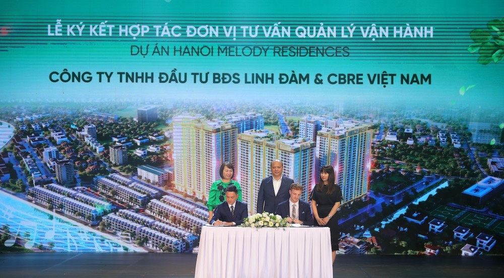 Lễ ký kết hợp tác vận hành dự án Hanoi Melody Residences với CBRE Việt Nam.