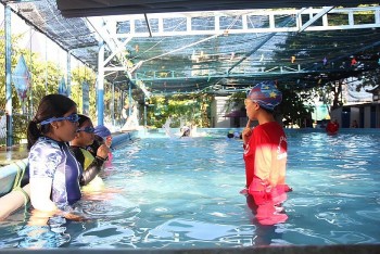 Đà Nẵng: Dạy bơi miễn phí cho trẻ em có hoàn cảnh khó khăn