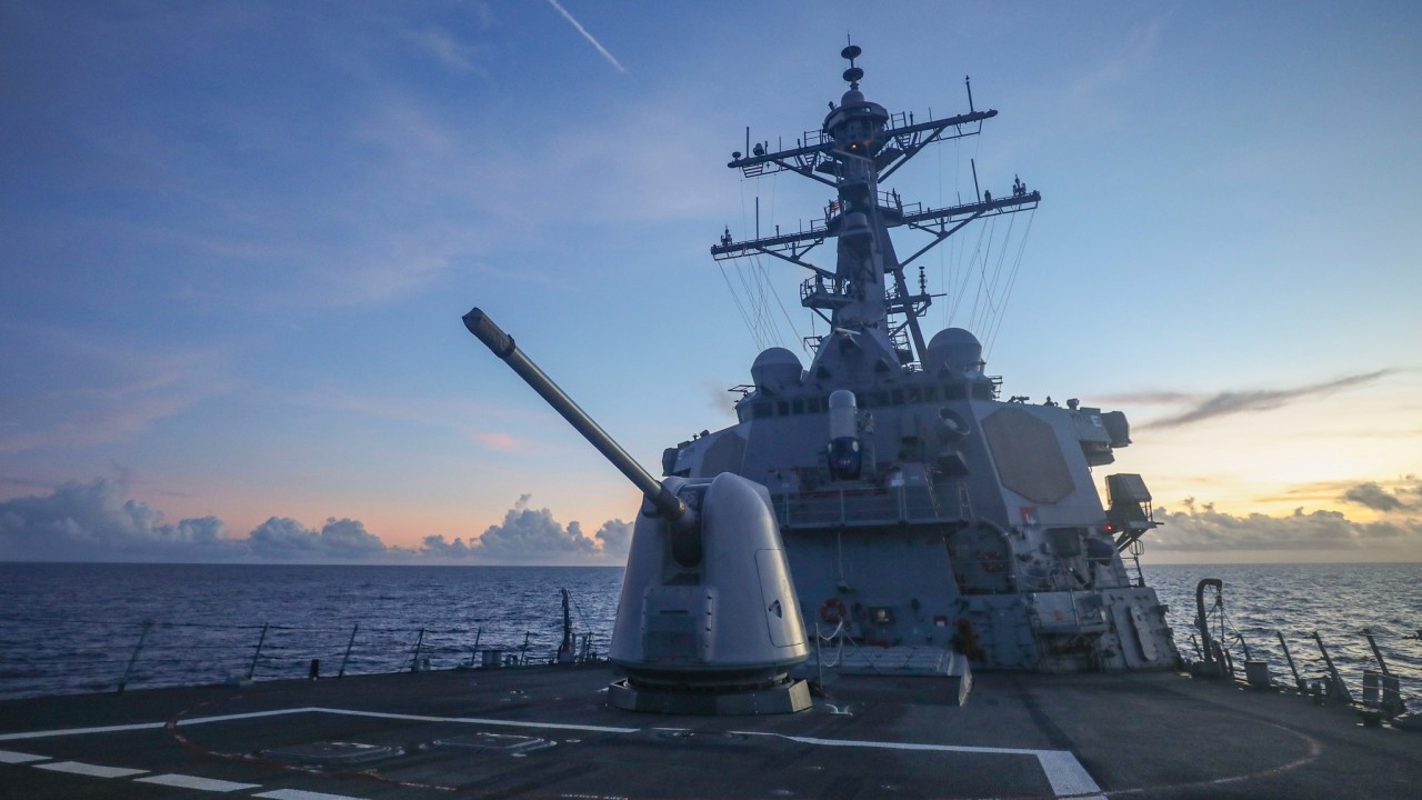  Mỹ thông báo tàu khu trục USS Benfold đã thực hiện hoạt động tự do hàng hải gần quần đảo Hoàng Sa thuộc chủ quyền Việt Nam nhưng Trung Quốc đang chiếm đóng trái phép.