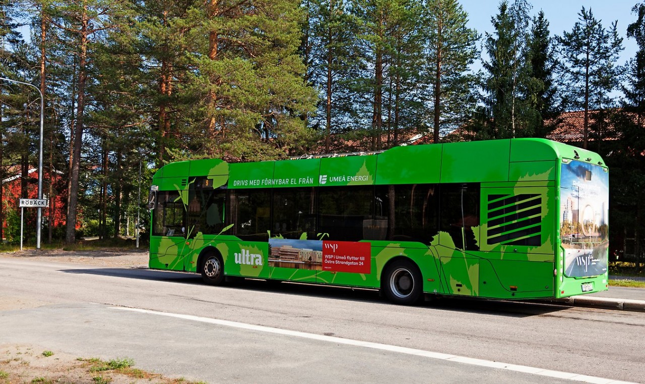 Xe bus sử dụng năng lượng sạch thân thiện với môi trường ở Thụy Điển (Ảnh: world atlas)