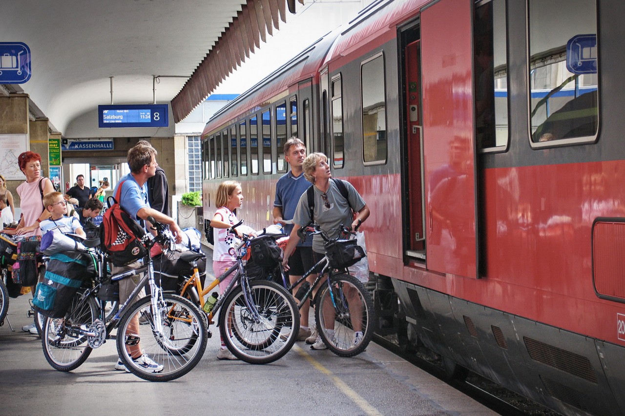 Người dân Áo ưa chuộng lối sống vận động để duy trì sức khỏe (Ảnh: MikeDotta/Shutterstock)