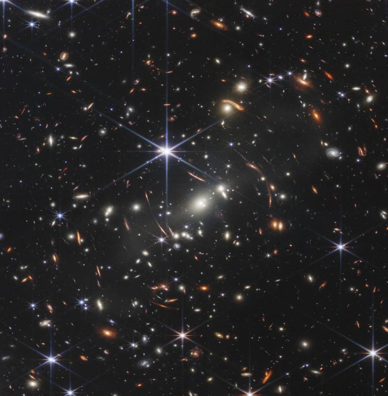 Hình ảnh màu đầu tiên của kính viễn vọng James Webb cho thấy cụm thiên hà SMACS 0723 (Ảnh: NASA).