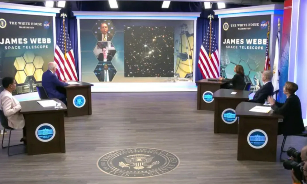 Tổng thống Mỹ Joe Biden và Phó tổng thống Kamala Harris tại sự kiện công bố hình ảnh màu đầu tiên của James Webb (Ảnh: NASA).