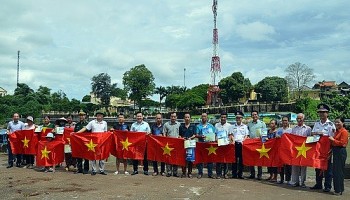 Vùng Cảnh sát biển 1 tổ chức chương trình đồng hành với ngư dân tại Quảng Ninh