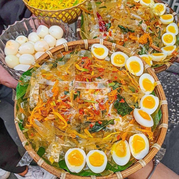 Lonely Planet liệt kê 6 món ăn đường phố nhất định du khách phải thử khi đến Việt Nam