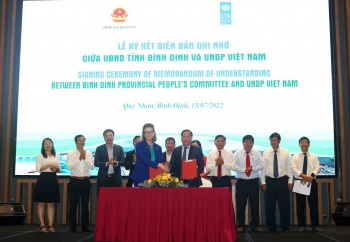 Bình Định - UNDP Việt Nam ký kết hợp tác trong bốn lĩnh vực Bình Định - UNDP Việt Nam ký kết hợp tác trong bốn lĩnh vực