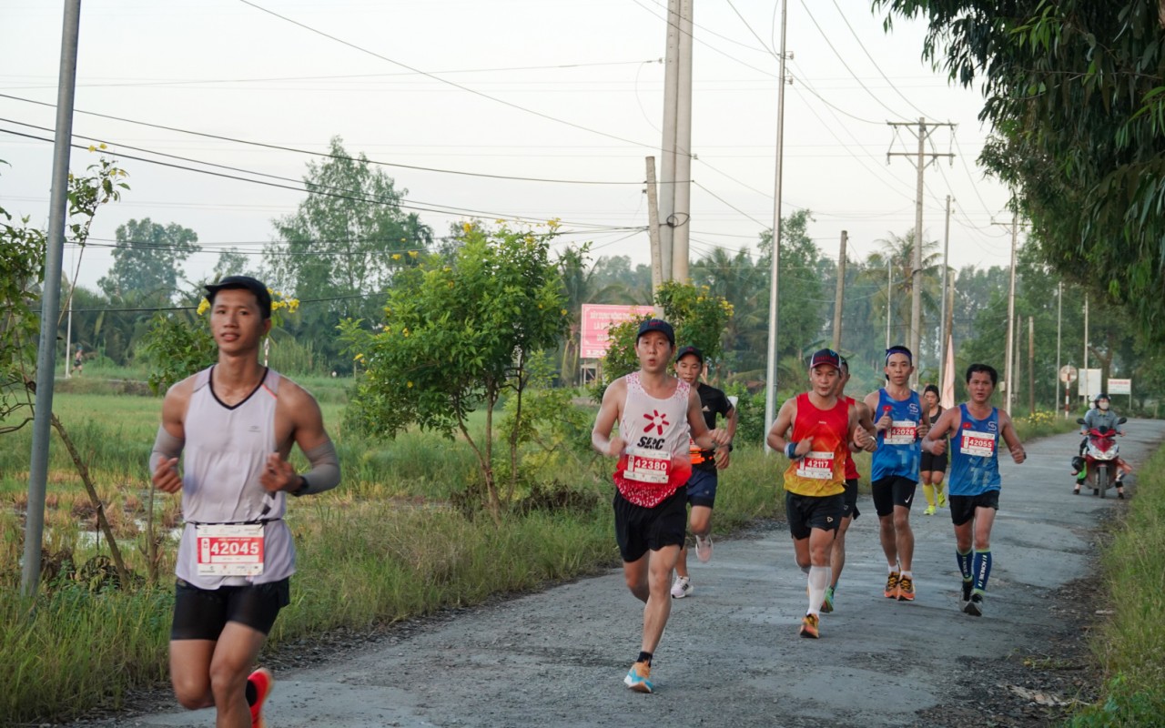 Hậu Giang: Hơn 8.500 người tham chạy Marathon vừa trải nghiệm thiên nhiên miền Tây sông nước