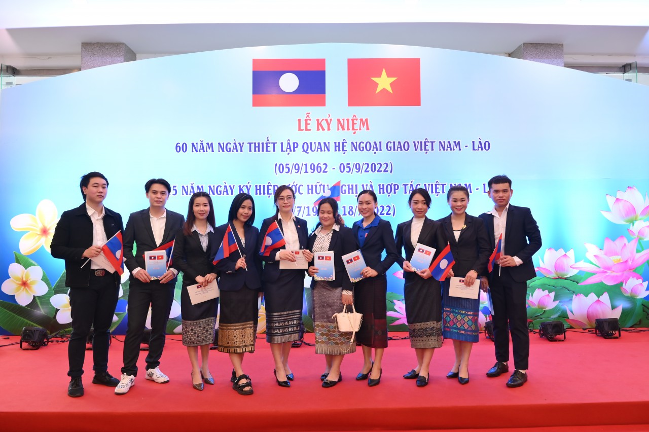 Tổng Bí thư Nguyễn Phú Trọng dự Lễ kỷ niệm 60 năm thiết lập quan hệ ngoại giao Việt Nam - Lào