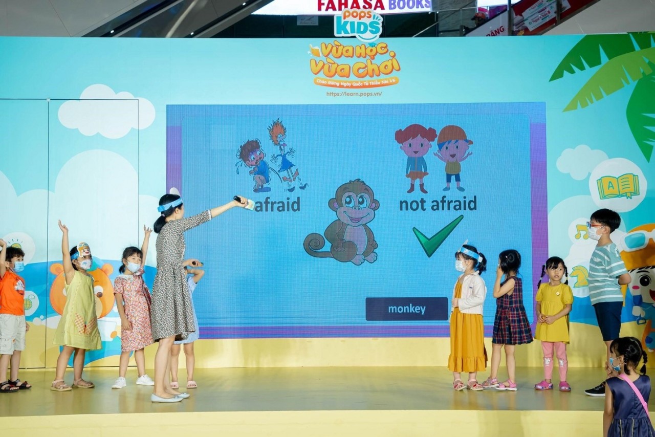 POPS Kids luôn đồng hành cùng trẻ vừa học vừa chơi.