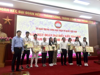 Trại hè Việt Nam 2022: Vinh danh 8 kiều bào trẻ tiêu biểu