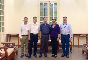 Đại sứ Nguyễn Phương Nga tiếp Chủ tịch Hội đồng quản lý Quỹ Cộng đồng phòng tránh thiên tai