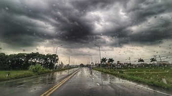 Thời tiết ngày 23/7: Nhiều nơi mưa giông vào chiều tối Thời tiết ngày 23/7: Nhiều nơi mưa giông vào chiều tối