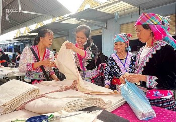 Chợ phiên, nét văn hóa của vùng cao biên giới Lai Châu