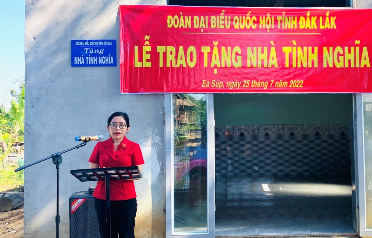 Trao tặng nhà tình nghĩa cho 2 hộ dân tộc thiểu số ở huyện Ea Súp (Đắk Lắk)