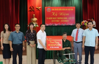 Đoàn công tác VUFO tri ân các thương binh tại Bắc Ninh