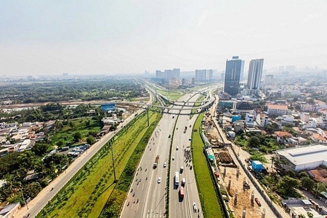1 công nhân tử vong khi thi công trên đường song hành xa lộ Hà Nội