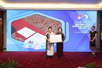 Qua 10 năm chương trình “Vì học sinh Trường Sa thân yêu” đã có hơn 3.000 hội viên trong và ngoài nước Qua 10 năm chương trình “Vì học sinh Trường Sa thân yêu” đã có hơn 3.000 hội viên trong và ngoài nước