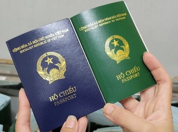 Đại sứ quán Việt Nam tại Cộng hòa Séc tìm giải pháp vấn đề liên quan hộ chiếu mới