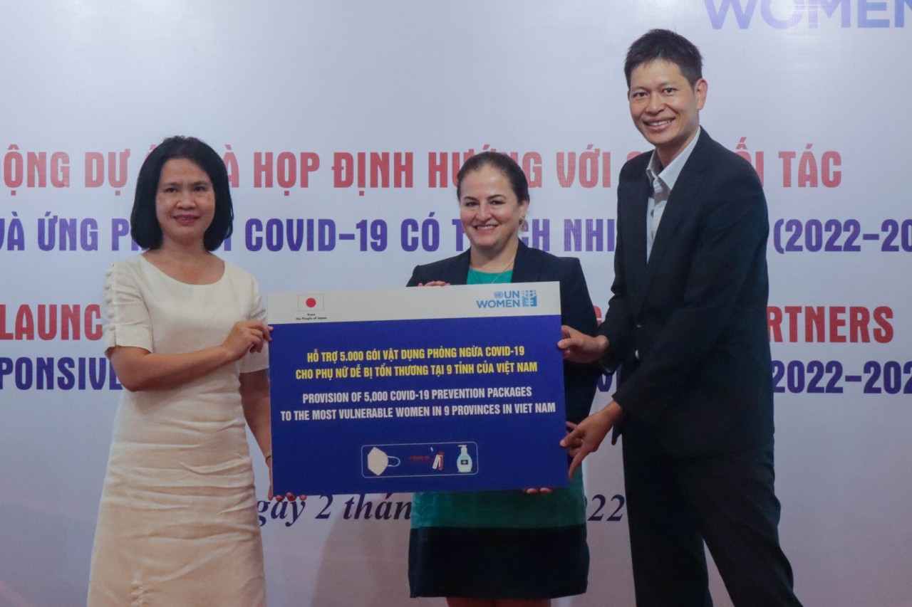 Đại sứ quán Nhật Bản và UN Women Việt Nam hỗ trợ hơn 5.000 phụ nữ và trẻ em gái