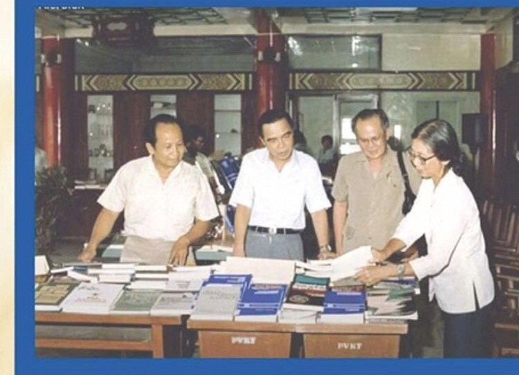 “Books4Vietnam” và hành trình mang sách của TS. Võ Tá Hân