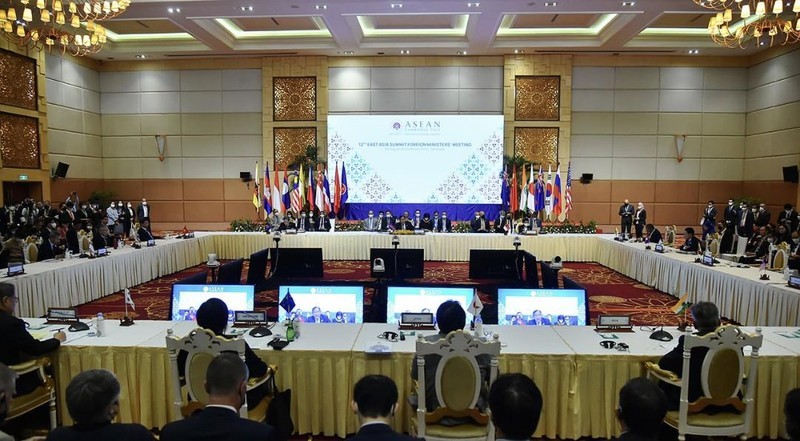Hội nghị Bộ trưởng Ngoại giao các nước tham gia Cấp cao Đông Á lần thứ 12 (Ảnh: Báo Nhân Dân).