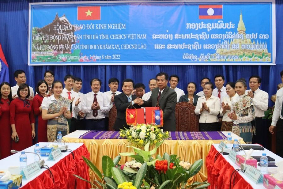 HĐND hai tỉnh Bolikhamxay (Lào) và Hà Tĩnh trao đổi kinh nghiệm về quan hệ hợp tác song phương