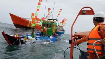 Đã tìm thấy tàu cá cùng 5 ngư dân Hà Tĩnh mất liên lạc trên biển