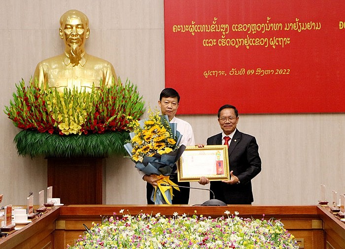 Chính phủ Lào tặng Huy chương Phát triển cho tỉnh Phú Thọ