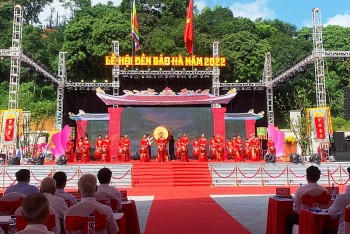 le hoi den bao ha tuong nho tuong quan hoang bay