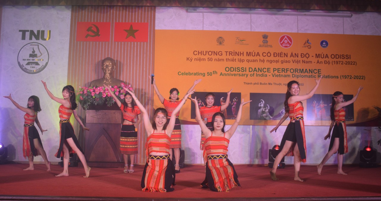 Giao lưu múa cổ điển ODISSI Ấn Độ tại Đắk Lắk