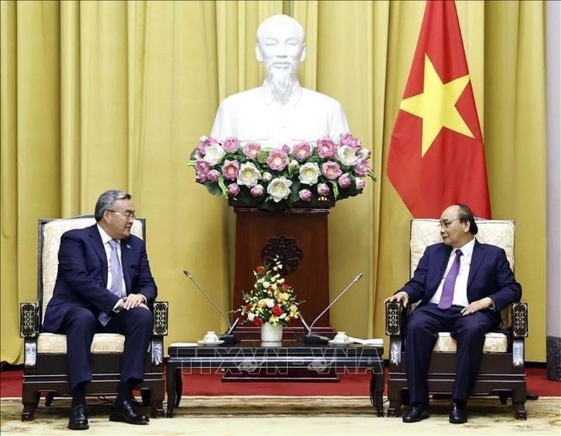 Củng cố và phát triển quan hệ hữu nghị truyền thống Việt Nam-Kazakhstan