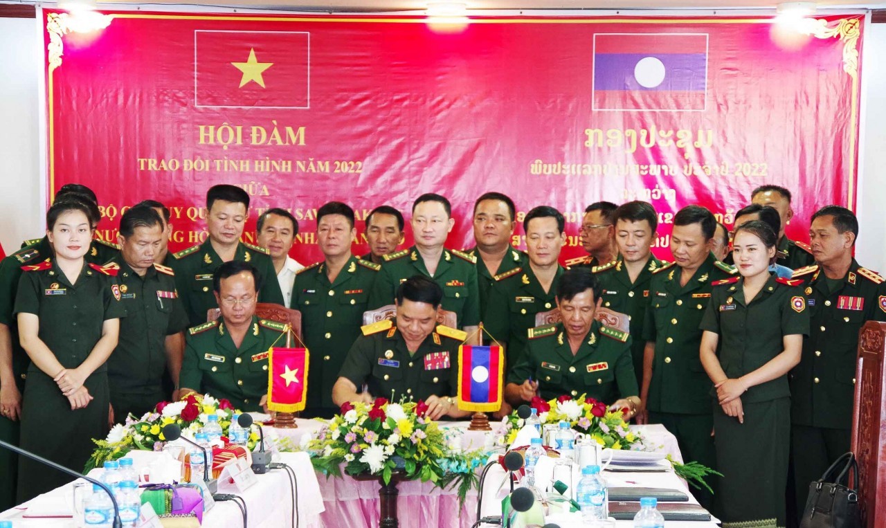 Hội đàm thường niên năm 2022 các lực lượng vũ trang Việt Nam – Lào &bull; Tạp chí Lào - Việt