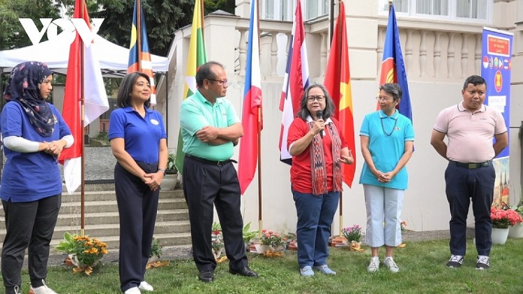 Kỷ niệm “Ngày gia đình ASEAN” tại Séc