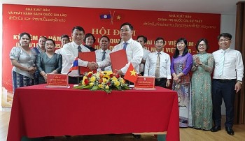 Khai mạc triển lãm sách về tình hữu nghị Việt Nam – Lào
